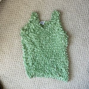 Light green popcorn top :) Small stain on top but not noticeable at all